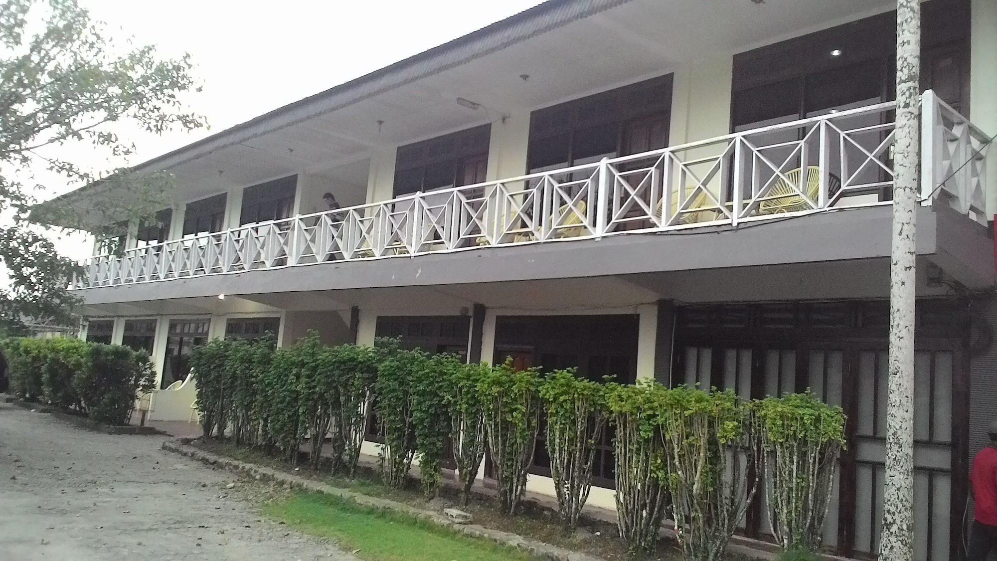 Serayu Hotel Timika Exterior photo