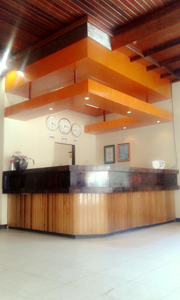 Serayu Hotel Timika Exterior photo