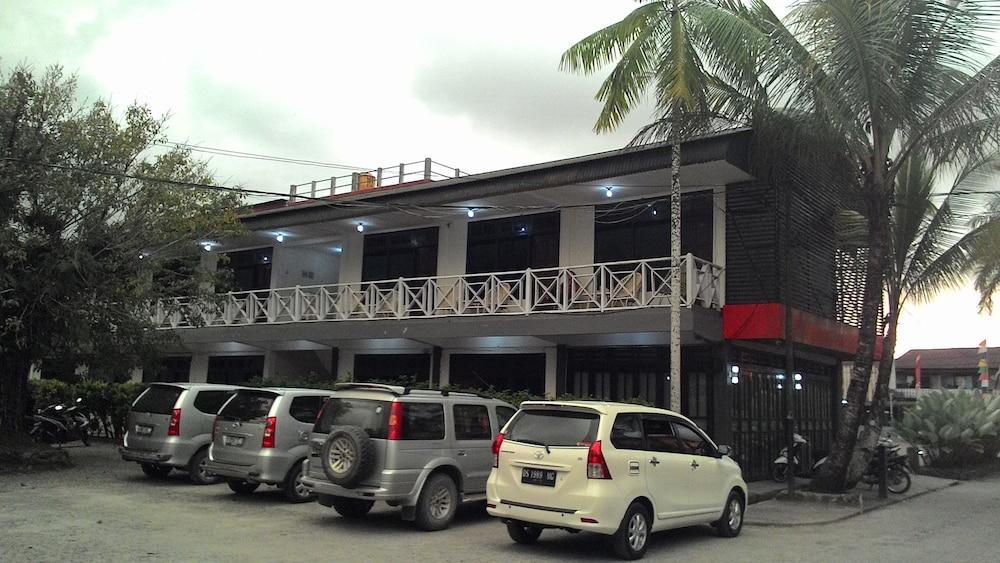 Serayu Hotel Timika Exterior photo