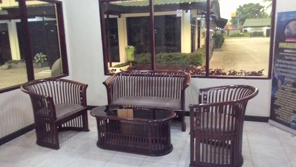 Serayu Hotel Timika Exterior photo