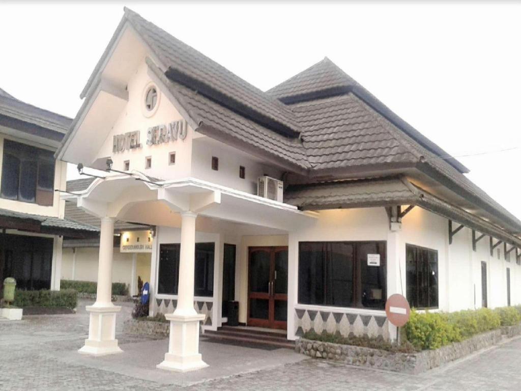 Serayu Hotel Timika Exterior photo