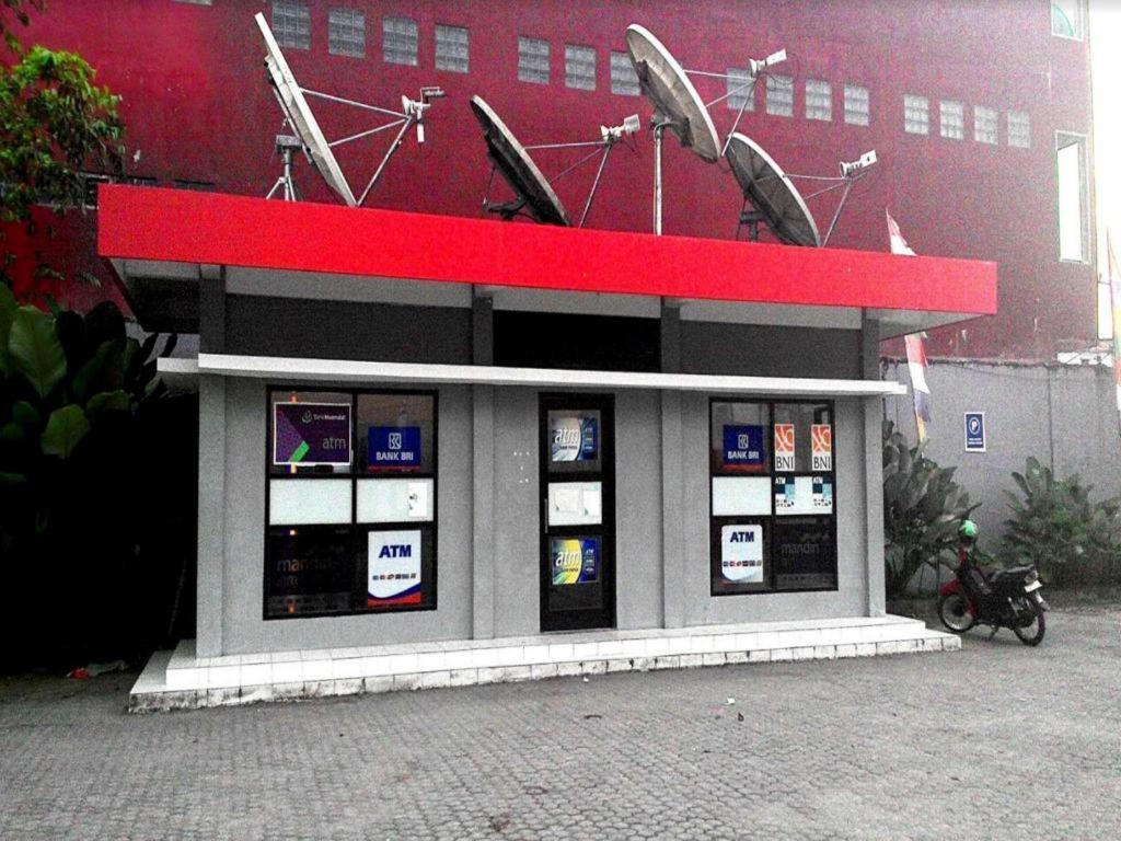 Serayu Hotel Timika Exterior photo