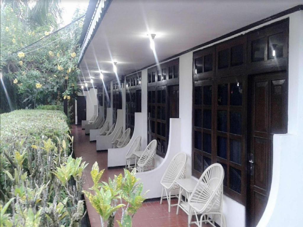 Serayu Hotel Timika Exterior photo