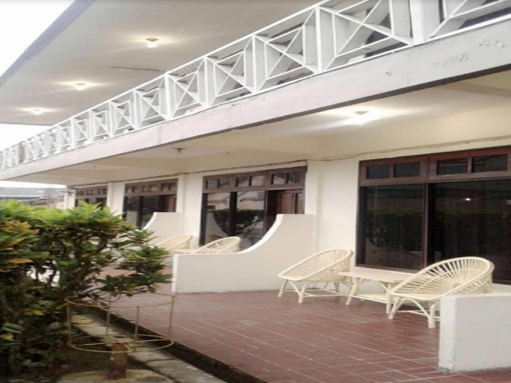 Serayu Hotel Timika Exterior photo