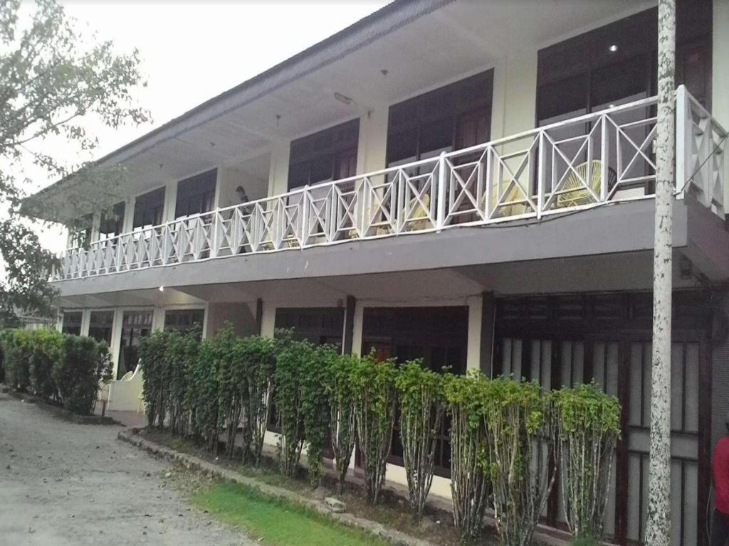 Serayu Hotel Timika Exterior photo