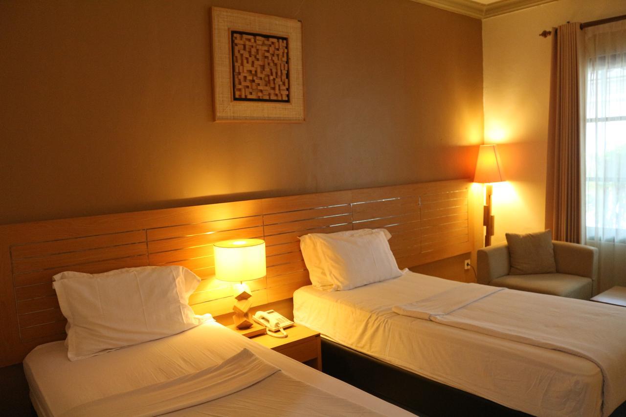 Serayu Hotel Timika Exterior photo