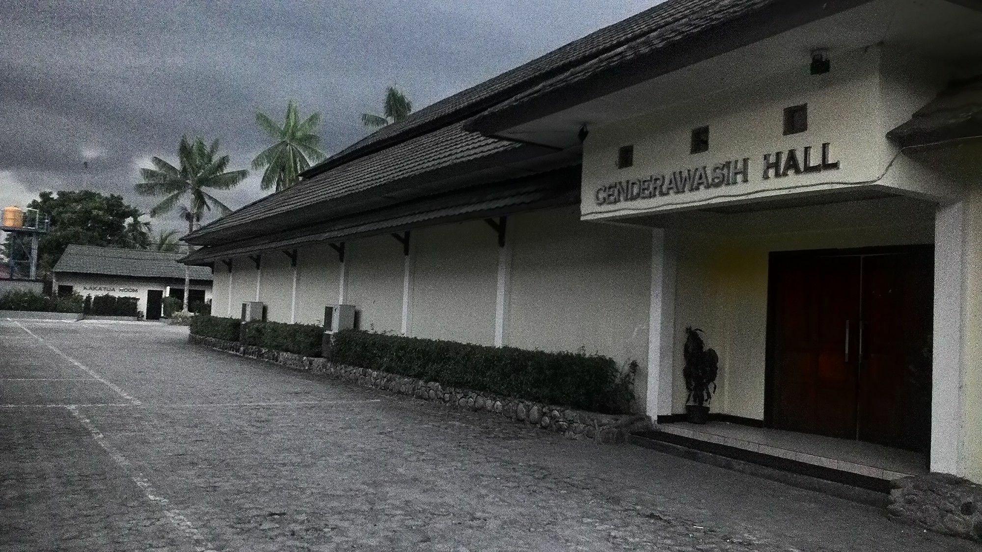Serayu Hotel Timika Exterior photo